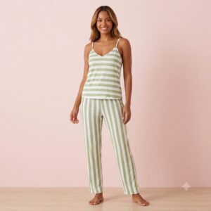 Pijama Feminino Listrado Verde e Off White em Malha Viscolycra – Blusa de Alça e Calça